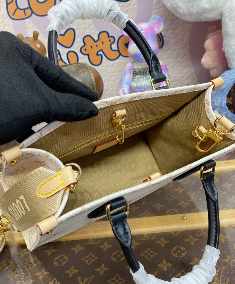 Louis Vuitton OnTheGo PM M24533 Cream